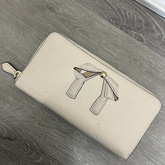 Coach Handbags - Rare Coach F29382 Accordion Zip Wallet Bow Leather
